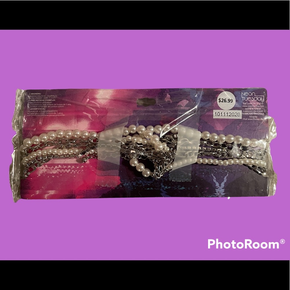 NWT Disney Villains Ursula Necklace - Picture 4 of 4